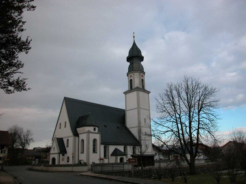 Kath Kirche Soechtenau